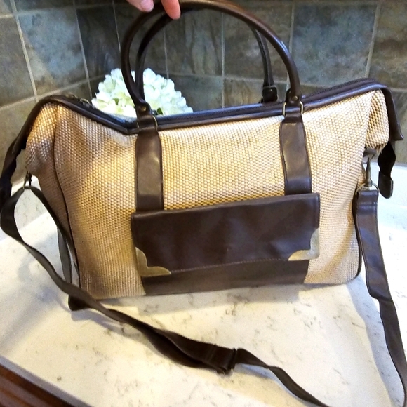 Avon Handbags - Avon Tote Bag